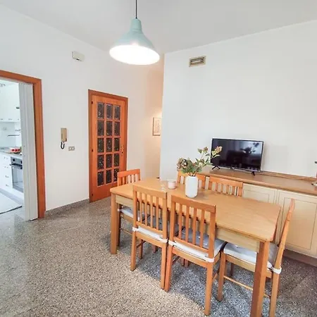 Apartment Trilocale Foscolo Con Balcone Abitabile *